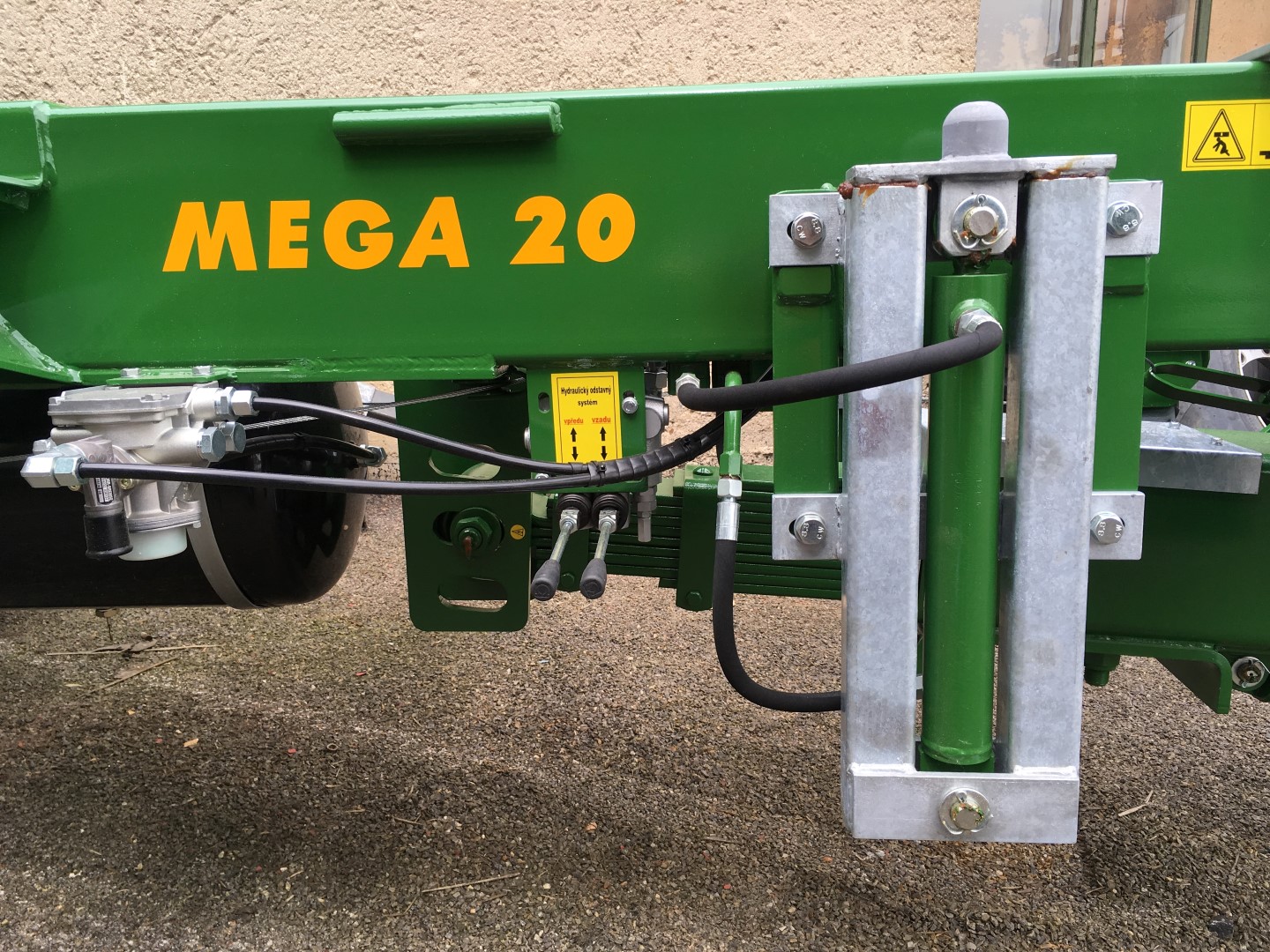 Podvozok univerzálny 4